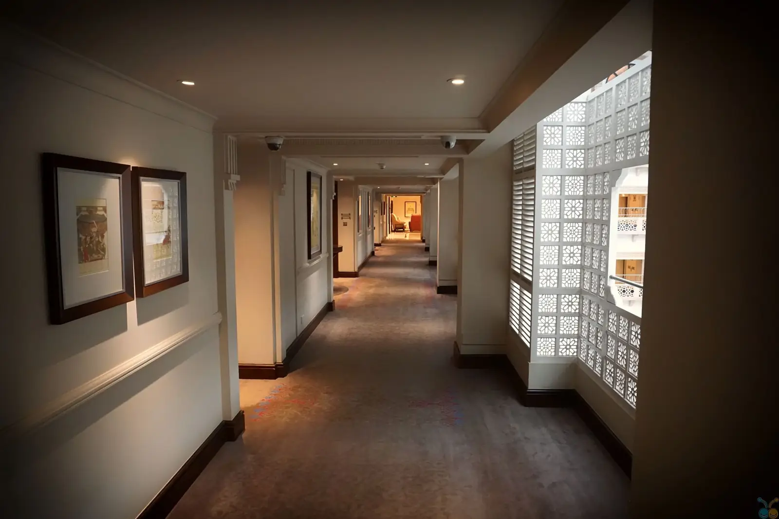 Alquessianroyalretreat  interior corridor